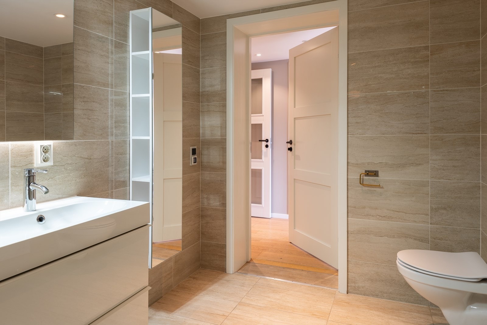 Arbeid gjort av fagfolk hos Heimdal bolig, ifølge selger. Galleribilde