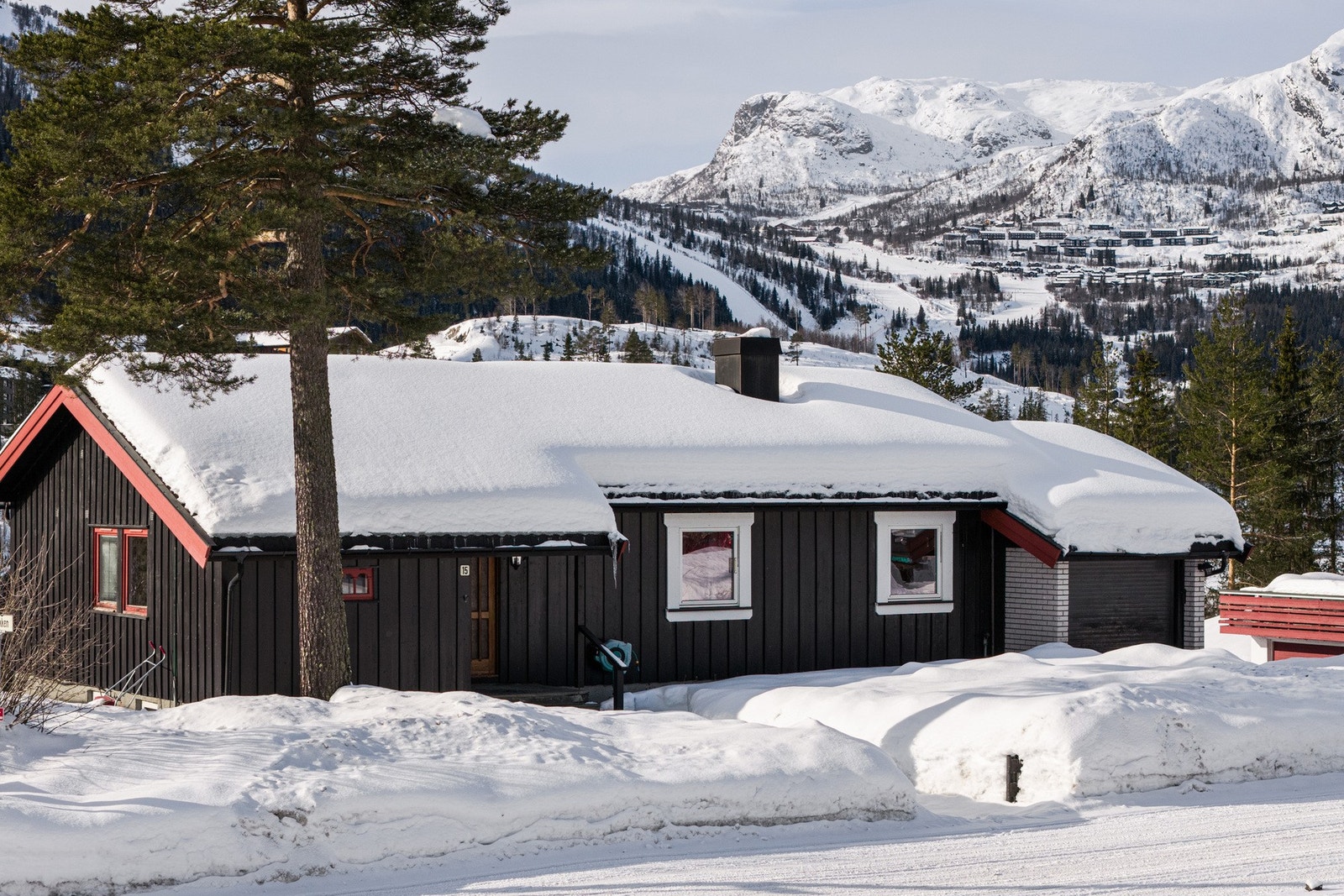 Victoria Follesø Eriksson har gleden av å presentere en unik mulighet på solsiden av Hemsedal sentrum. Foto: Aurelijus Photography. Galleribilde
