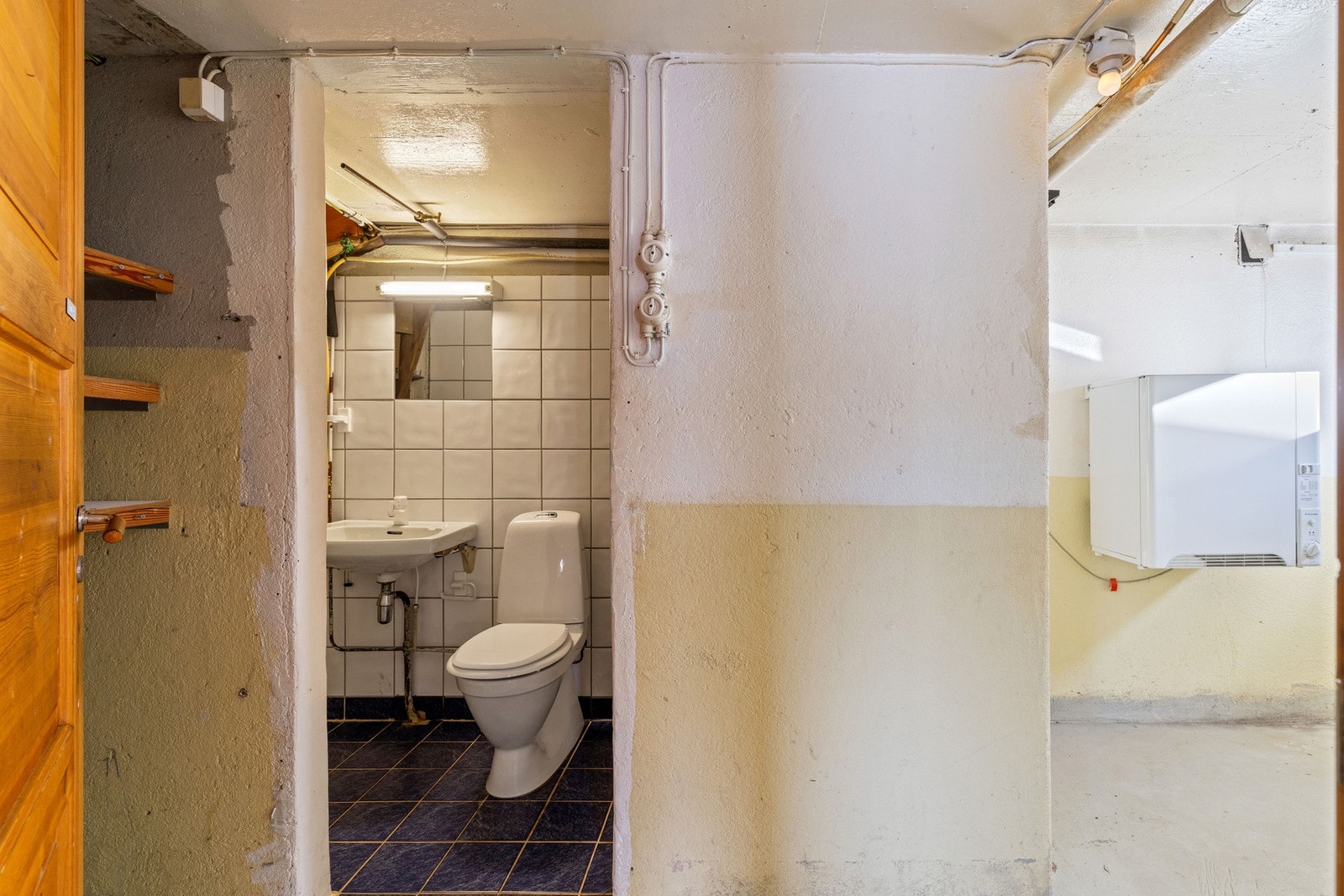 Tekniskrom og baderom. Galleribilde