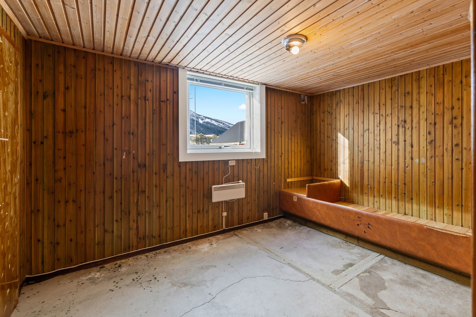 Kjellerrom/soverom. Galleribilde