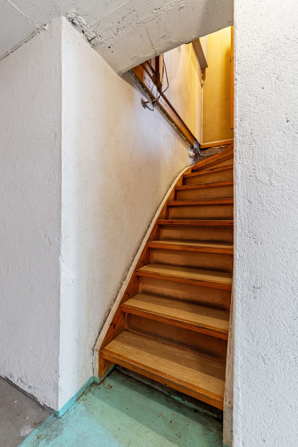 Trapp mellom etasjeplan. Galleribilde