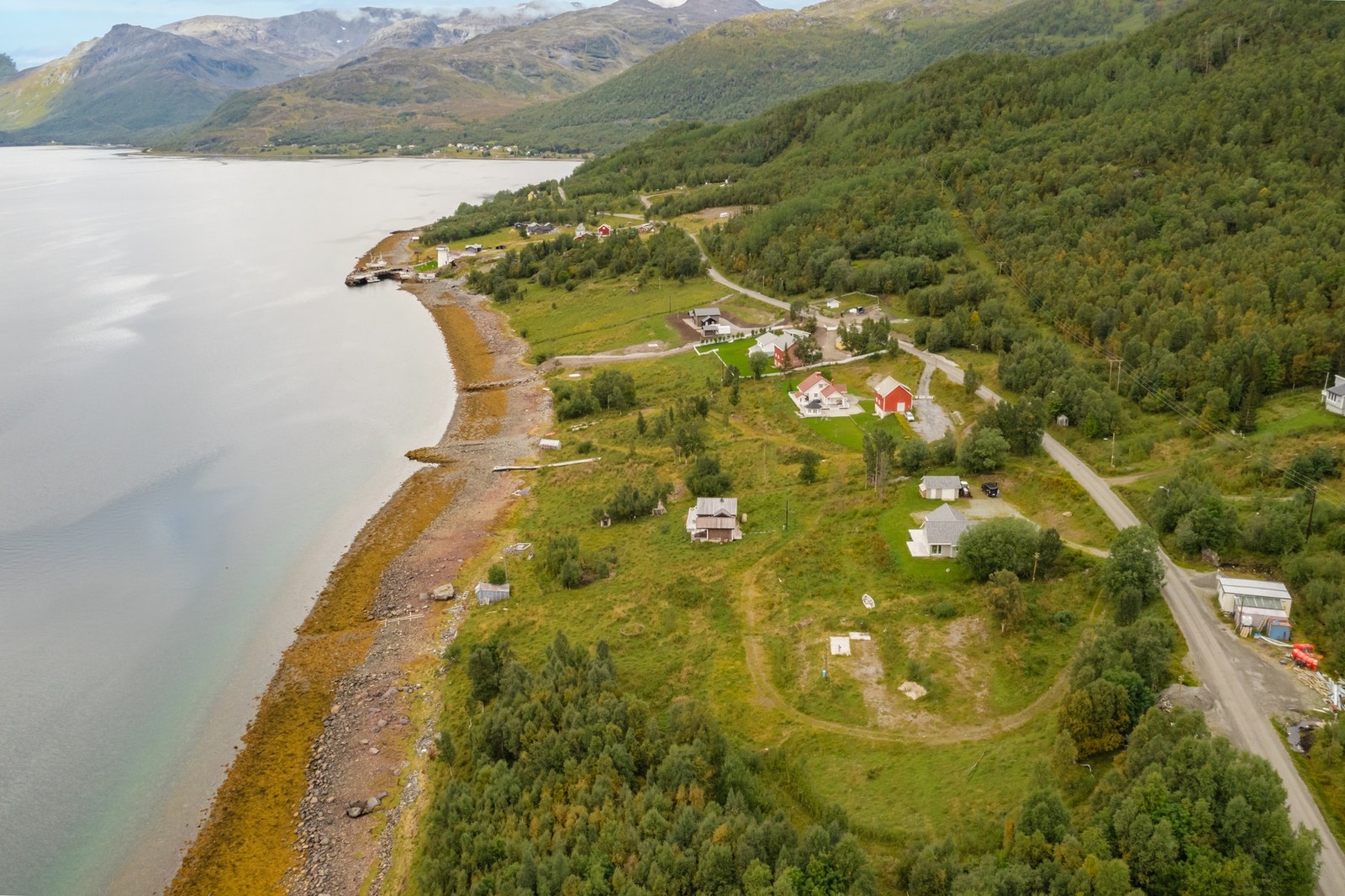 Her kan man nyte stillheten og nærheten til naturen, med umiddelbar tilgang til turterreng. Galleribilde