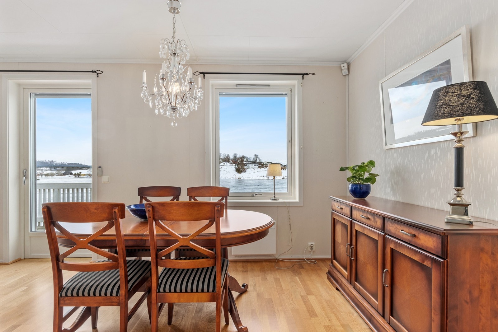 God plass til spisebord. Galleribilde