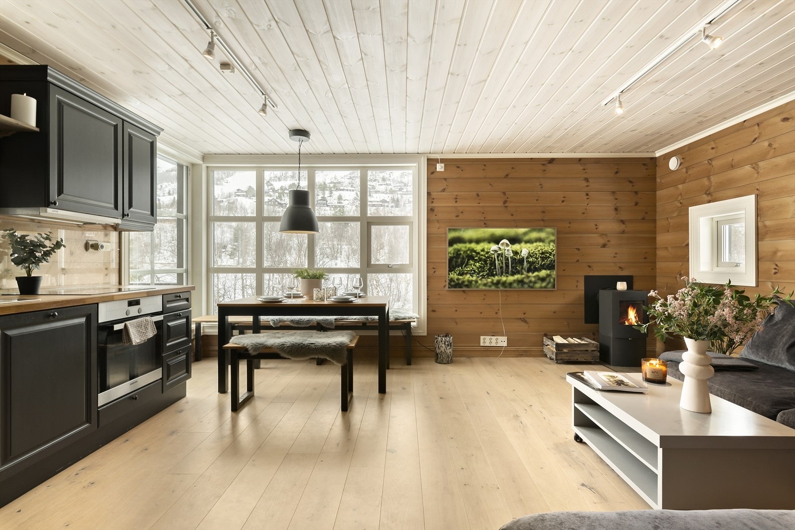 Proaktiv Eiendomsmegling v/ Jon Kristian Valderhaug Røsok har gleden av å presentere Resvegen 82A. Galleribilde