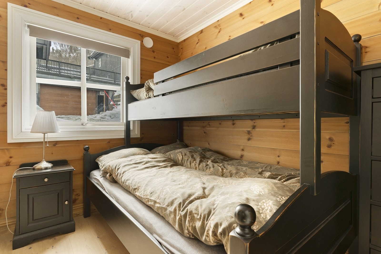 Soverom nummer to innredet med køyeseng. Galleribilde