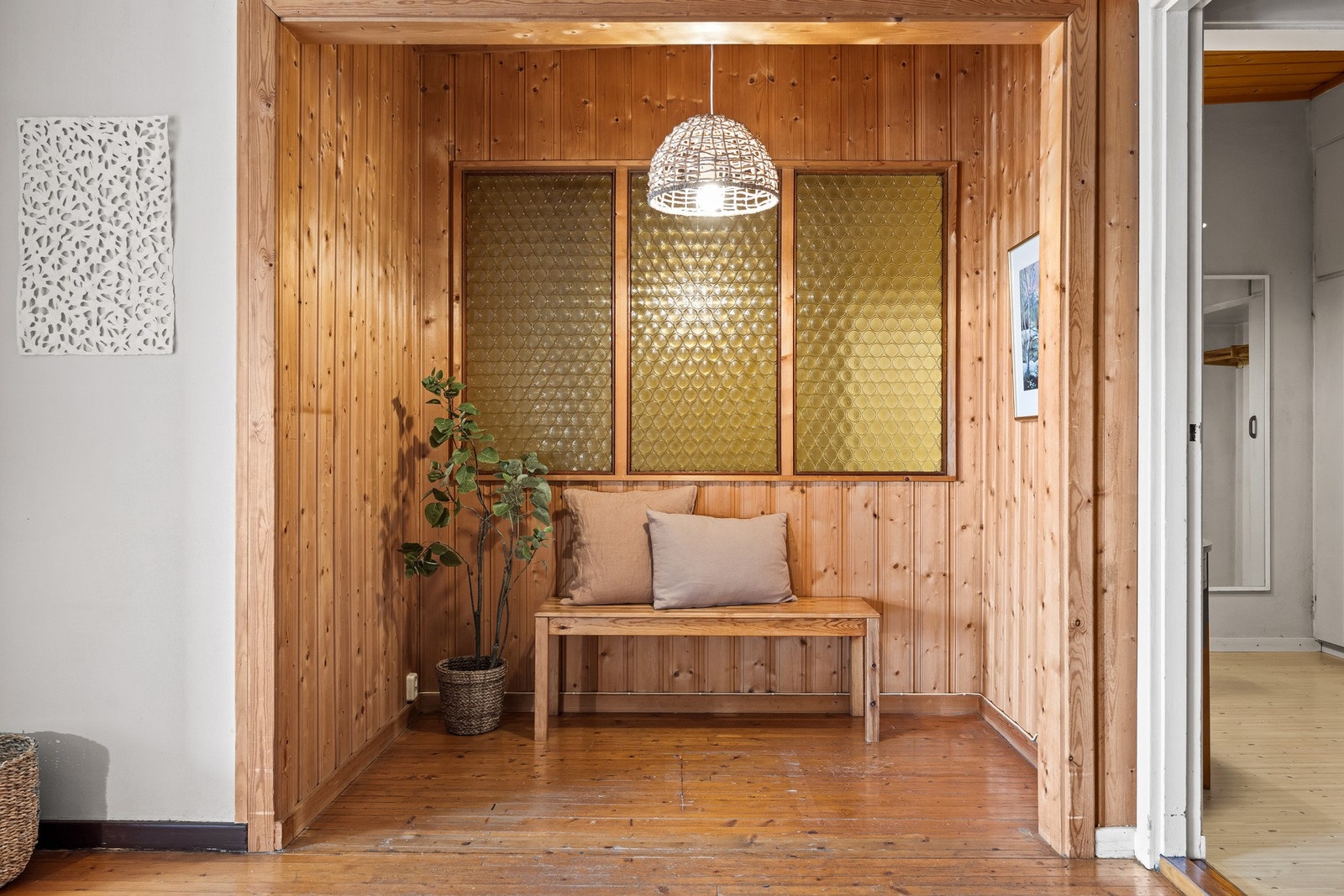 Dette rommet var opprinnelig tegnet som gjennomgangsrom i de originale byggetegningene, men egner seg i dag godt som bibliotek eller koselig lekesone for de små. Galleribilde