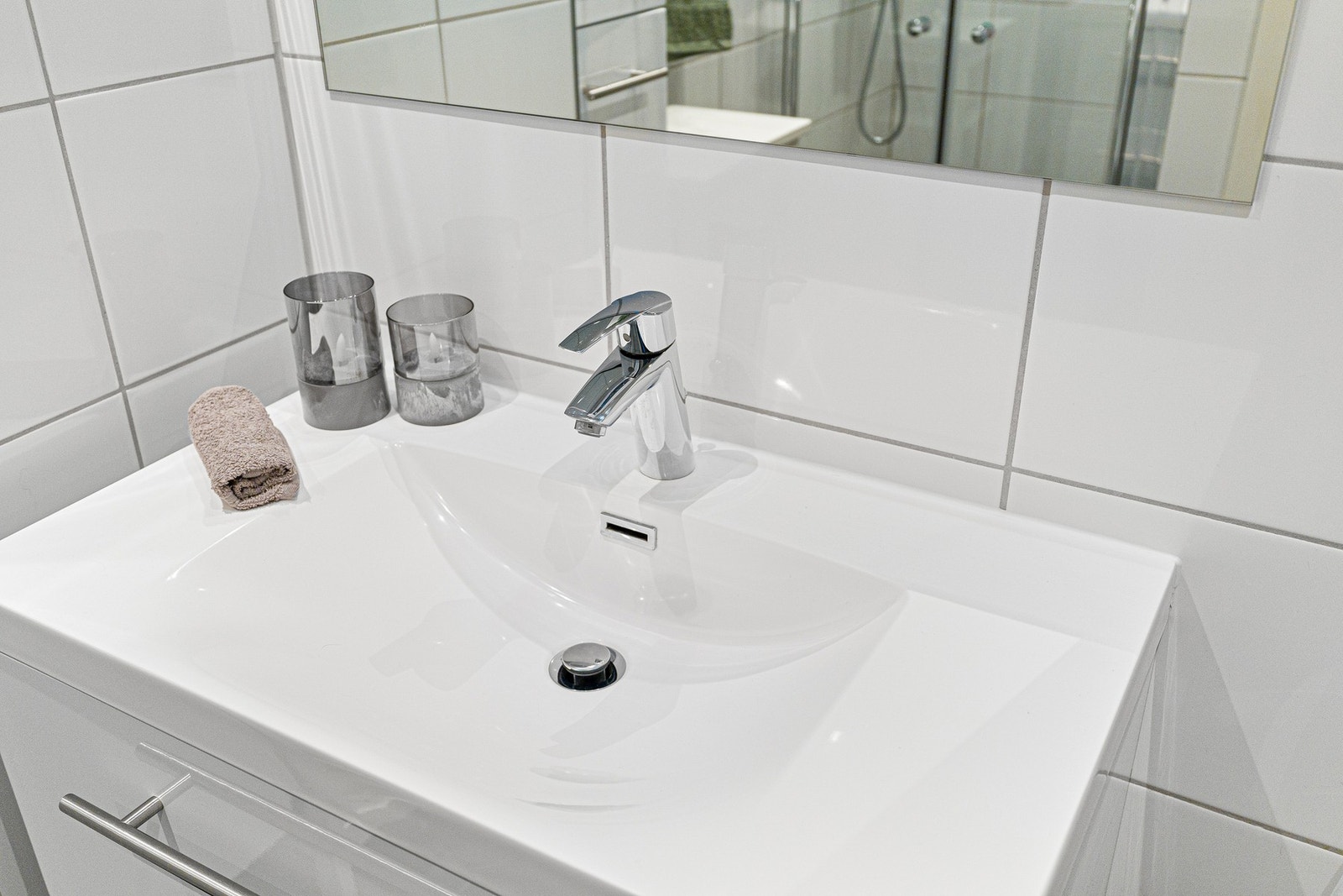 Servant i skap. Galleribilde