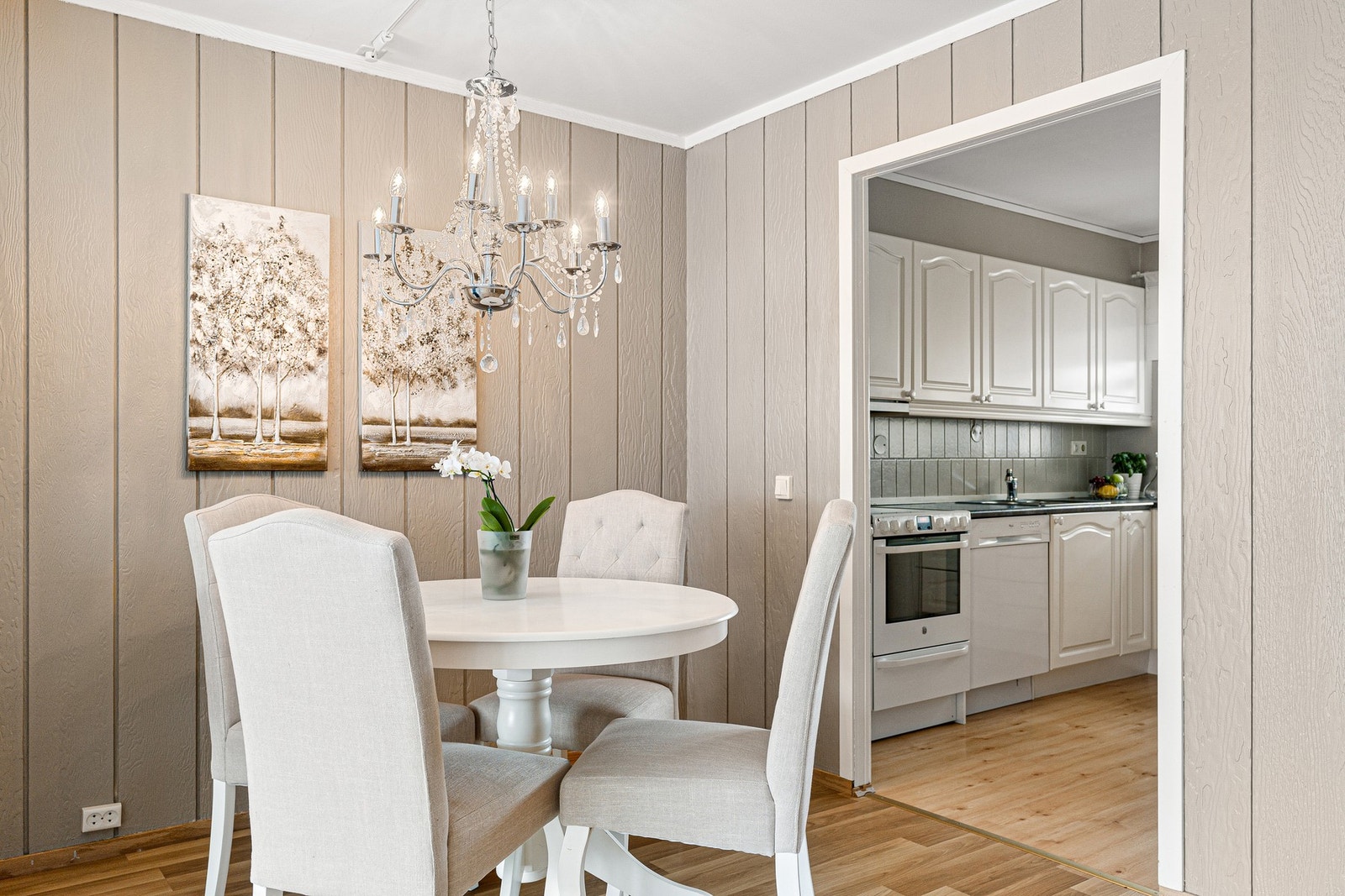 Perfekt for sosiale sammenkomster med venner og familie. Galleribilde