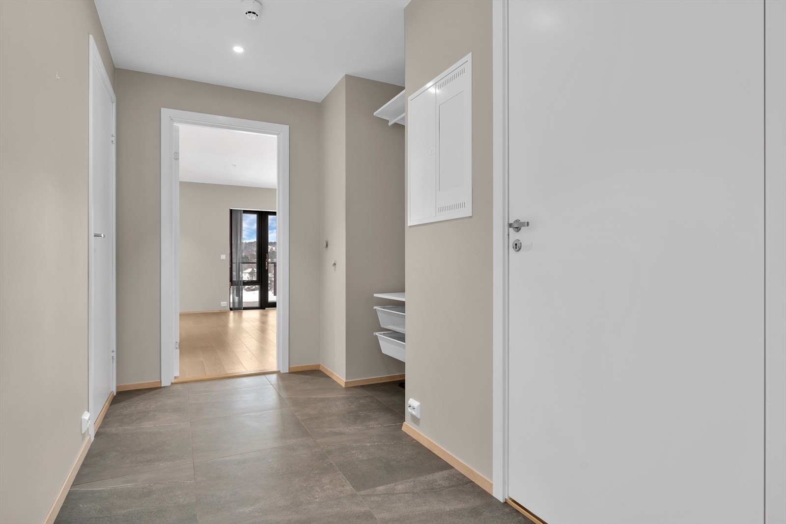 Gang med oppbevaringsmuligheter Galleribilde