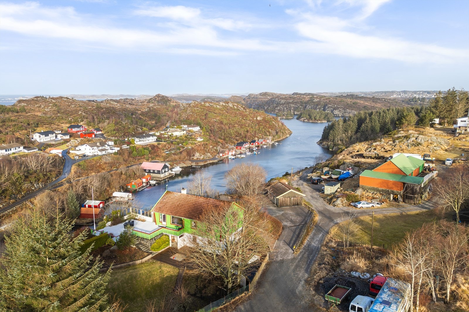 Eiendom har en attraktiv og familievennlig beliggenhet. Galleribilde