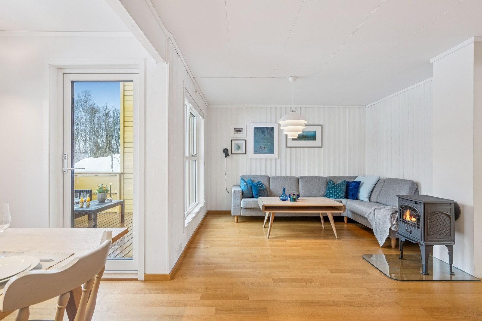 Lyst og attraktivt rekkehus med innholdsrik planløsning. Galleribilde