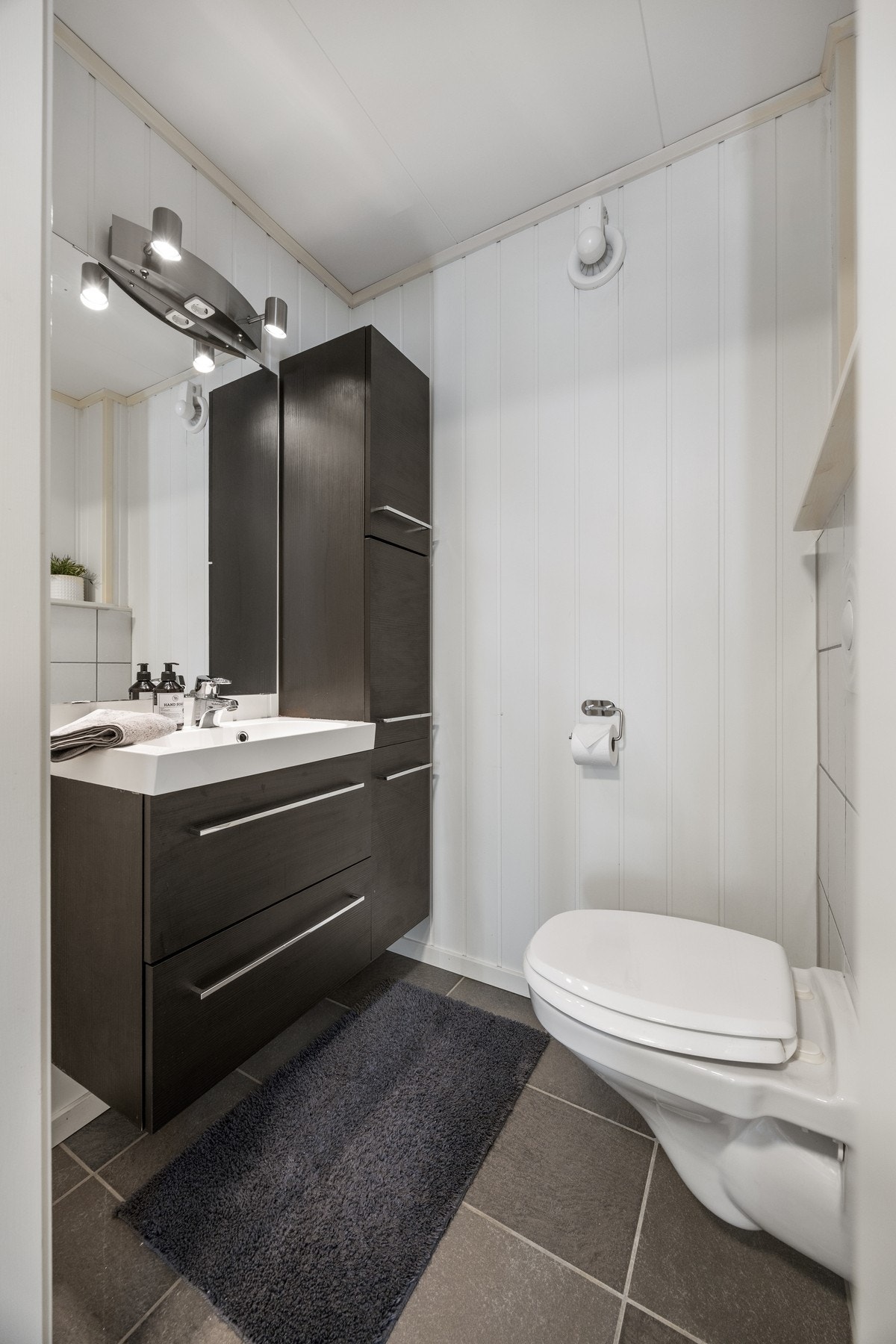 WC - ca 2 kvm Galleribilde