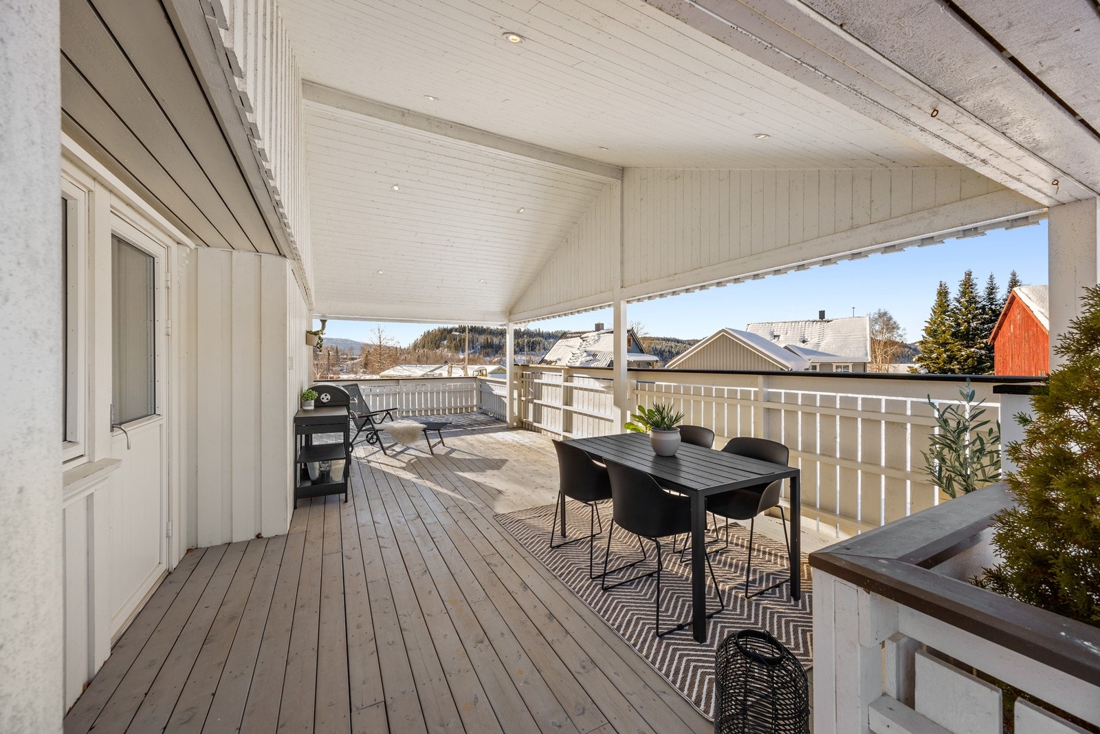 Terrassen måler ca 52 kvm. Galleribilde