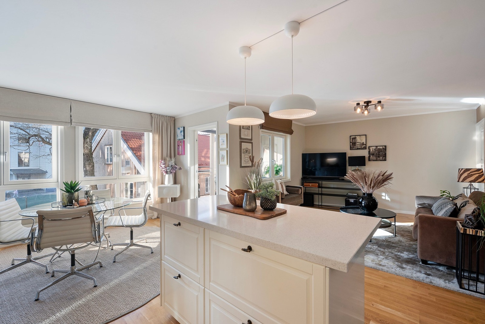 Her er det også skap og skuffer Galleribilde