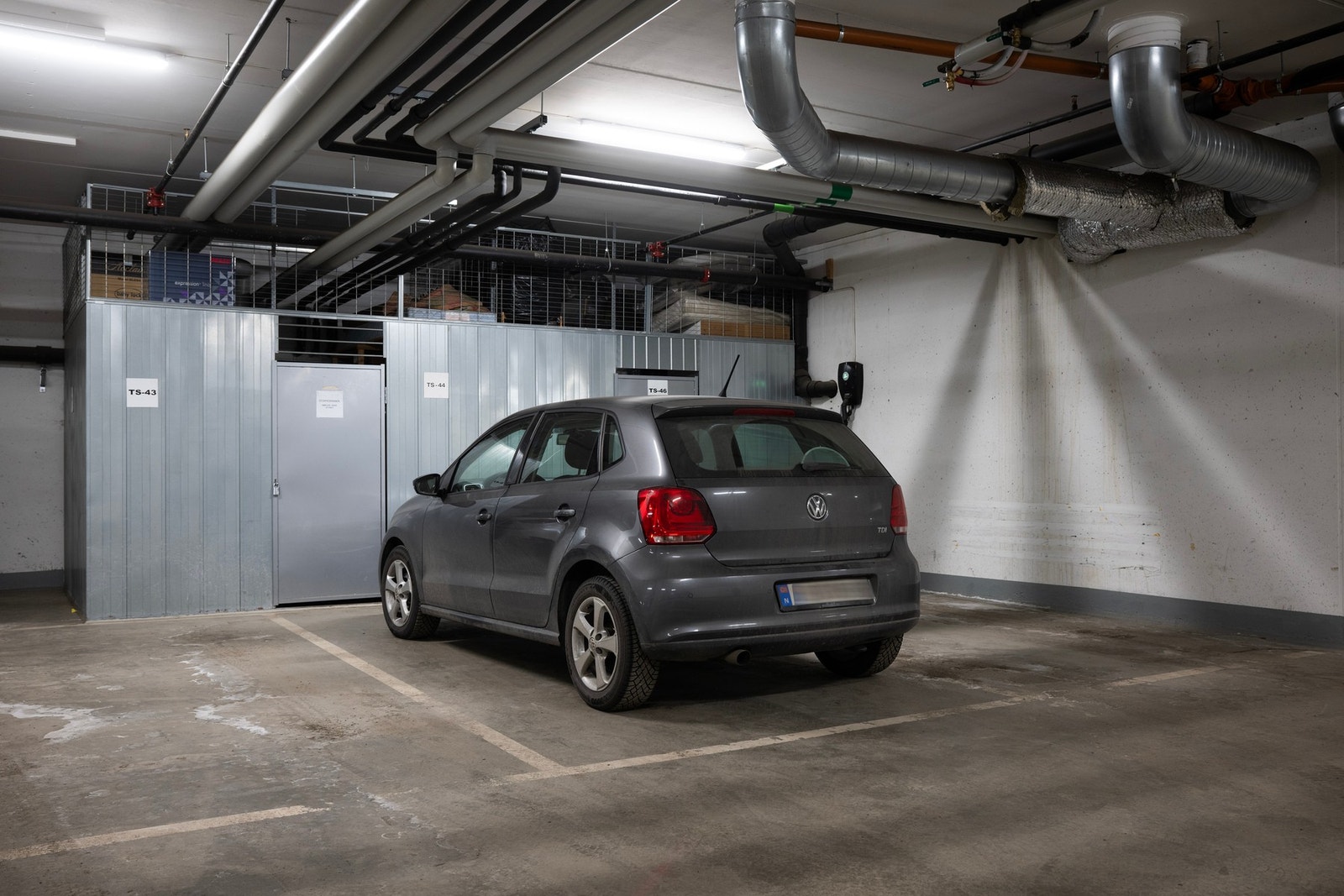 Garasjeplass medfølger. Galleribilde