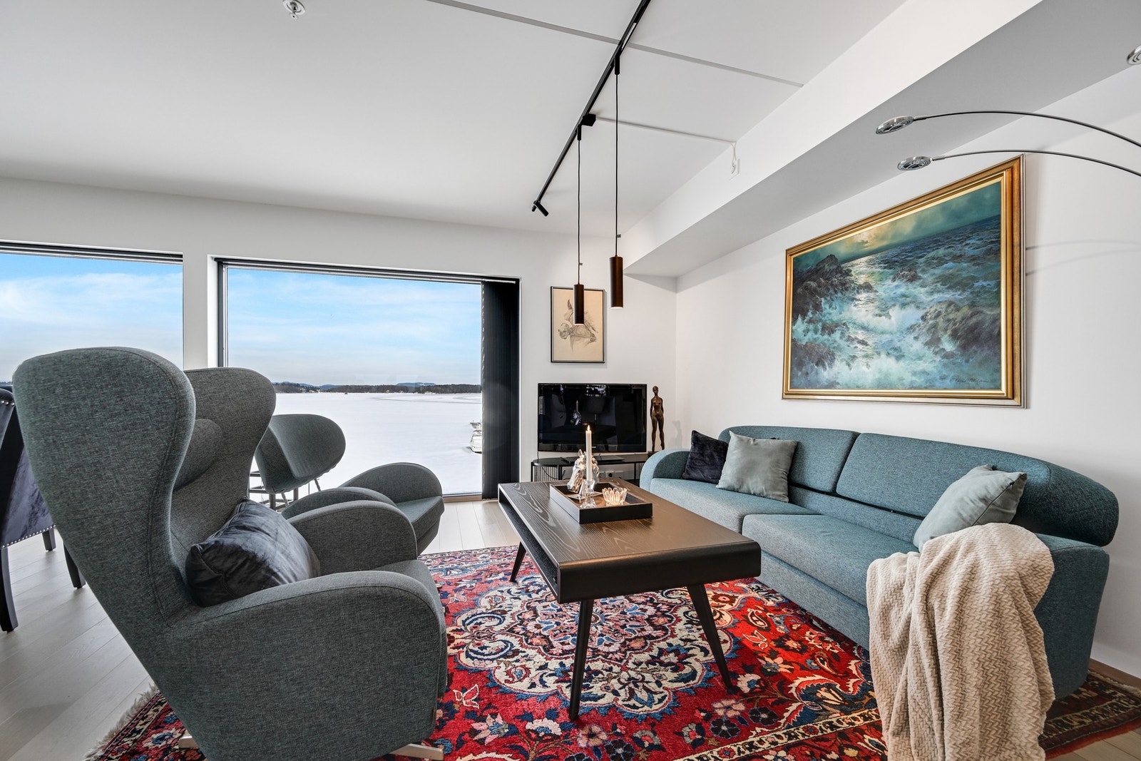 Borettslaget er tilknyttet fiber - Altibox via Viken fiber. TV/internett er inkludert i fellesutgiftene Galleribilde