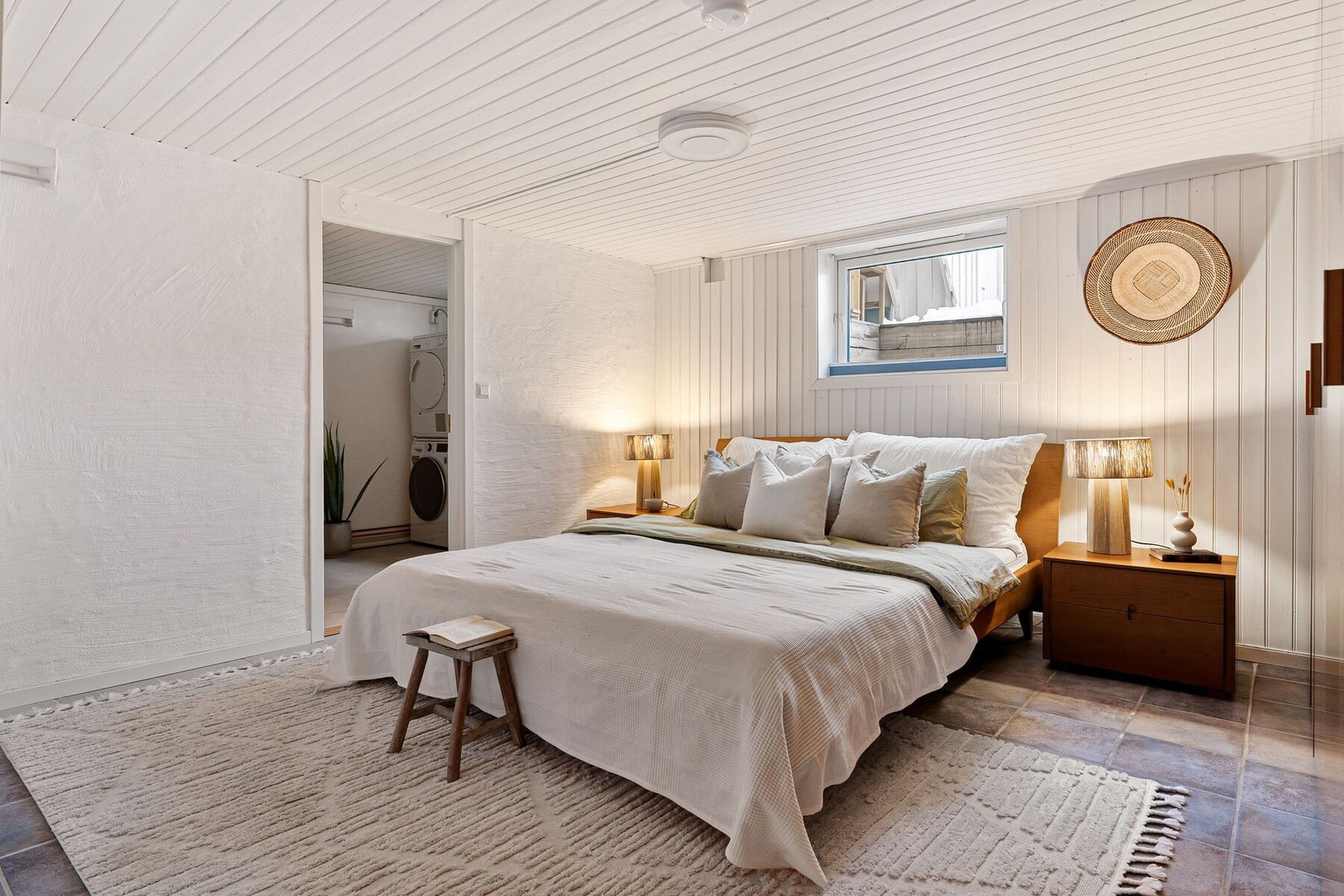 Det fjerde soverommet er av generøs størrelse på hele 20,1 m². Dette kan fint benyttes som en ekstra stue eller ungdomsavdeling. Galleribilde