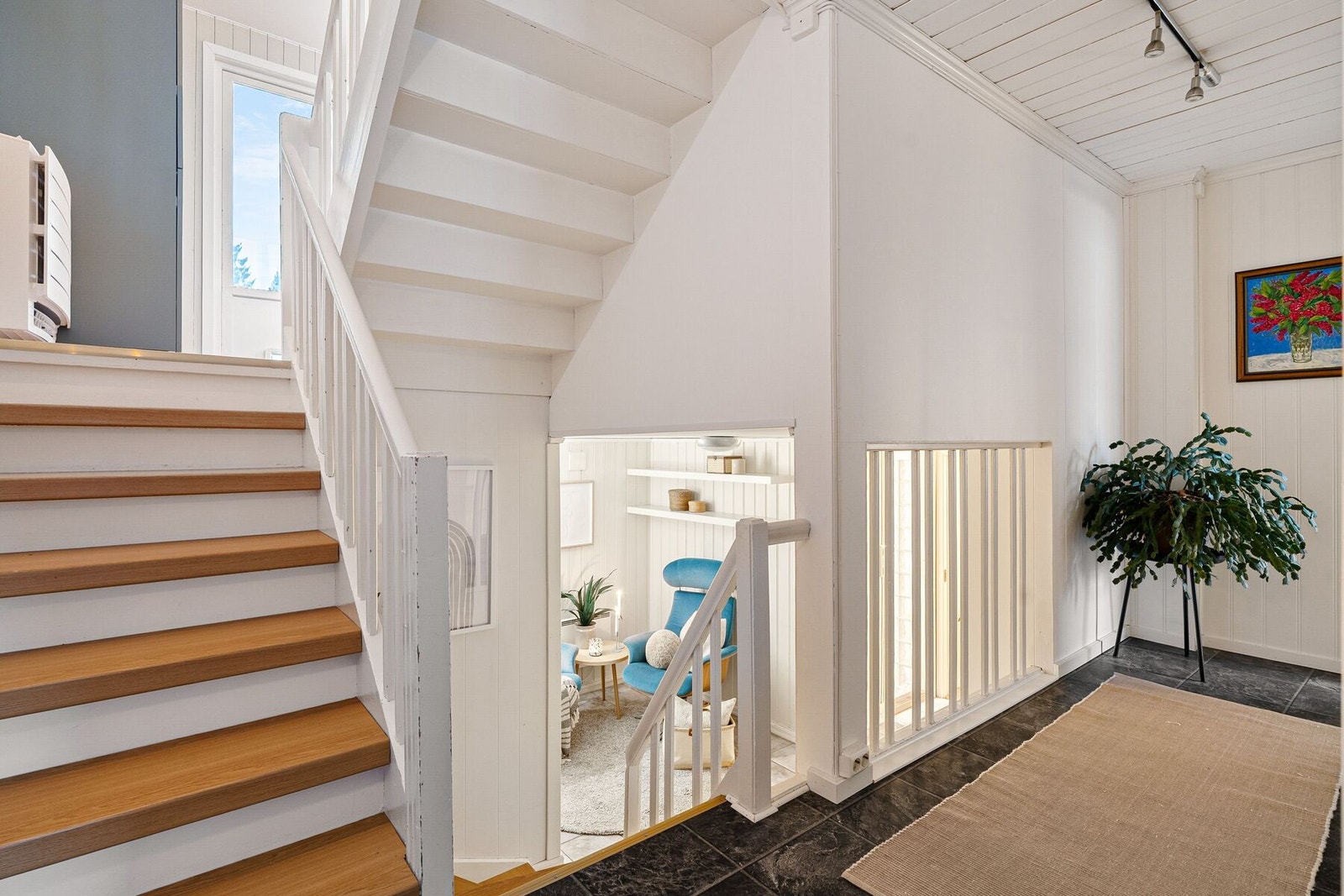 Boligen går over 4 halvplan og har en praktisk og familievennlig planløsning. Galleribilde