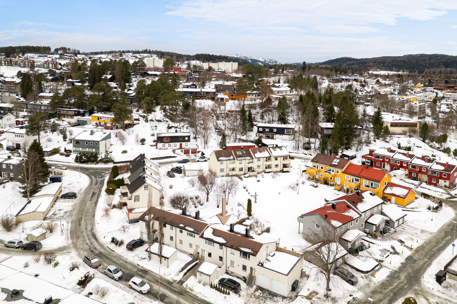 Beliggenheten er etterspurt og herfra er det kort vei til Bymarka med sine mange turdestinasjoner, sommer som vinter. Galleribilde