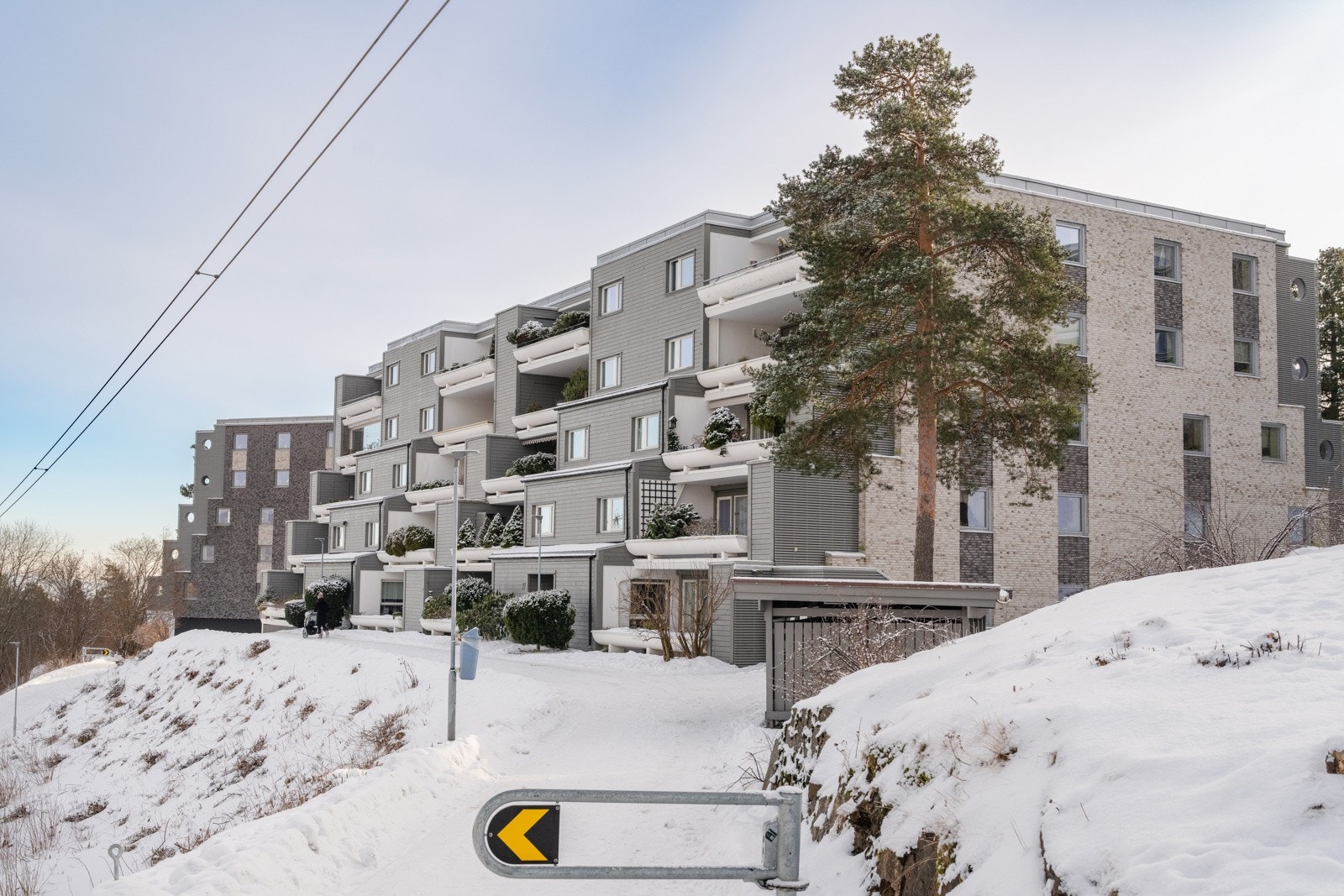 Området er rolig og tilbaketrukket, samtidig som du har kort vei til flotte turområder i marka og rask tilgang til byens pulserende sentrum. Galleribilde