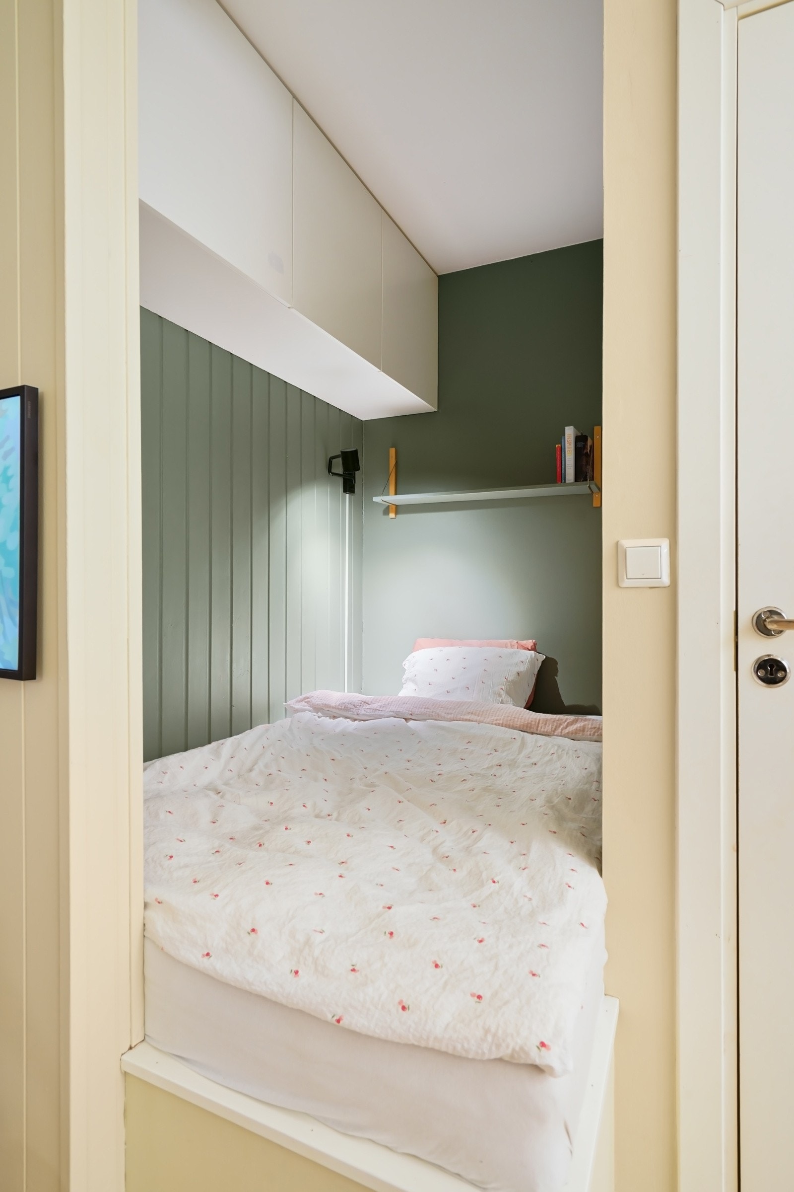 Under sengen er det oppbevaringsplass. Galleribilde