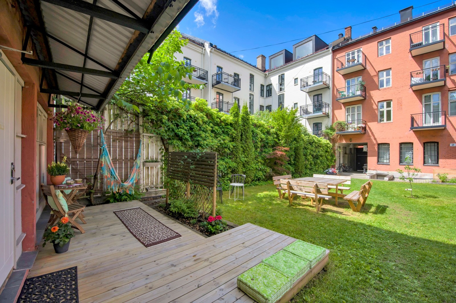 Trappefri adkomst fra borettslagets felles bakgård. Galleribilde