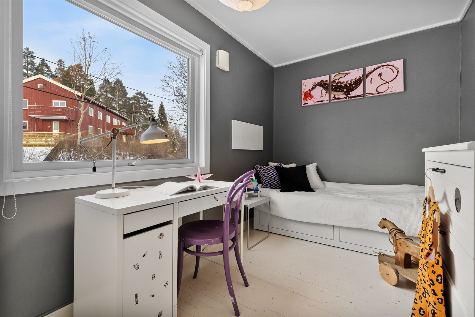 Det andre soverommet egner seg godt som barnerom, gjesterom eller kontor. Galleribilde