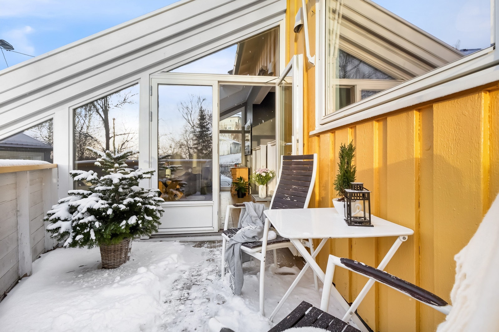 Hyggelig balkong med utgang fra stuen Galleribilde