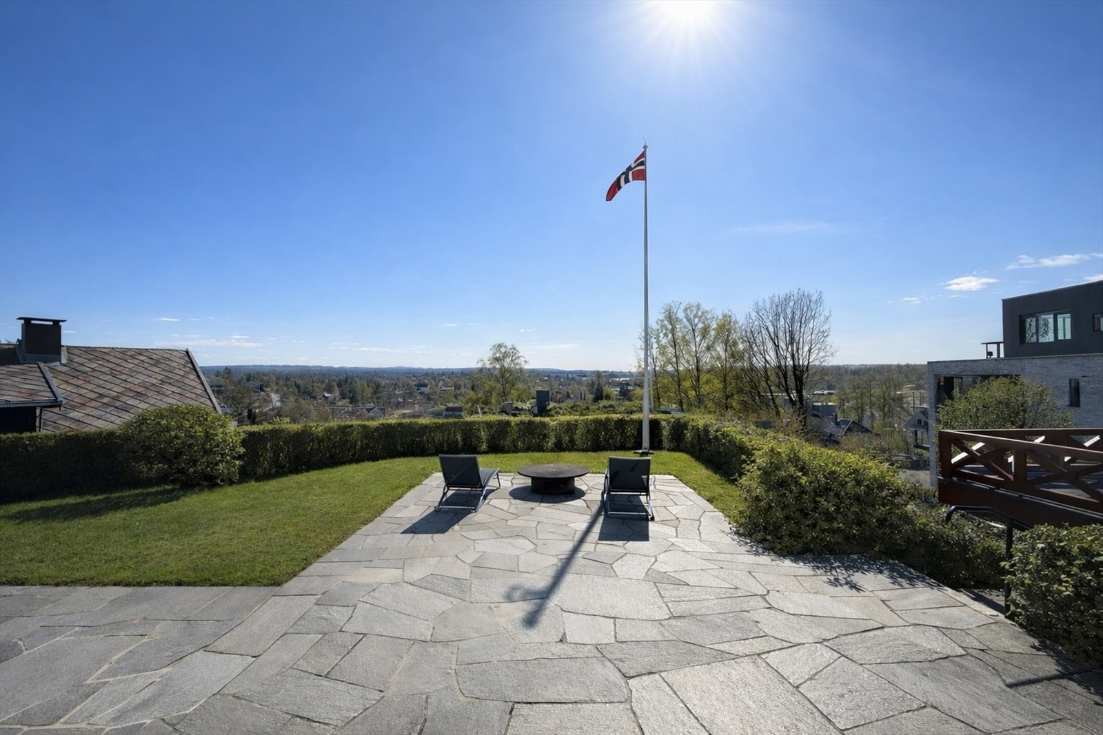 Velkommen til Tømtebakken 3, presentert av Daglig leder & eiendomsmegler Mats Lund - Krogsveen Bærum Galleribilde