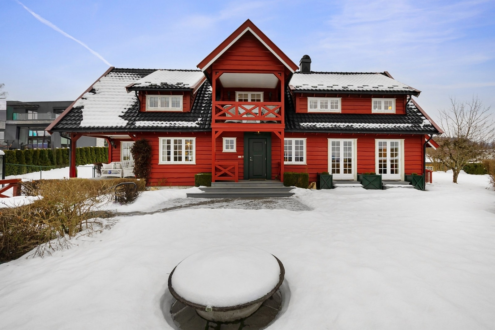 Herskapelig eiendom med vakker arkitektur Galleribilde