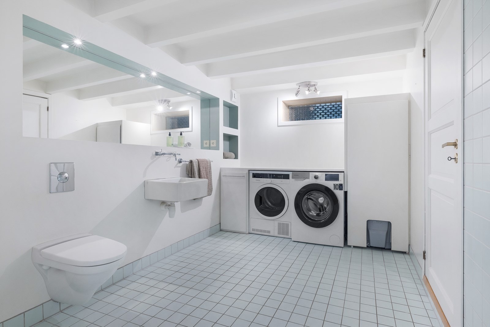 Vannledninger i kobber og rør-i-rør - pålitelig system; alder tilsier tilsyn, men det holder vannet flytende og friskt Galleribilde