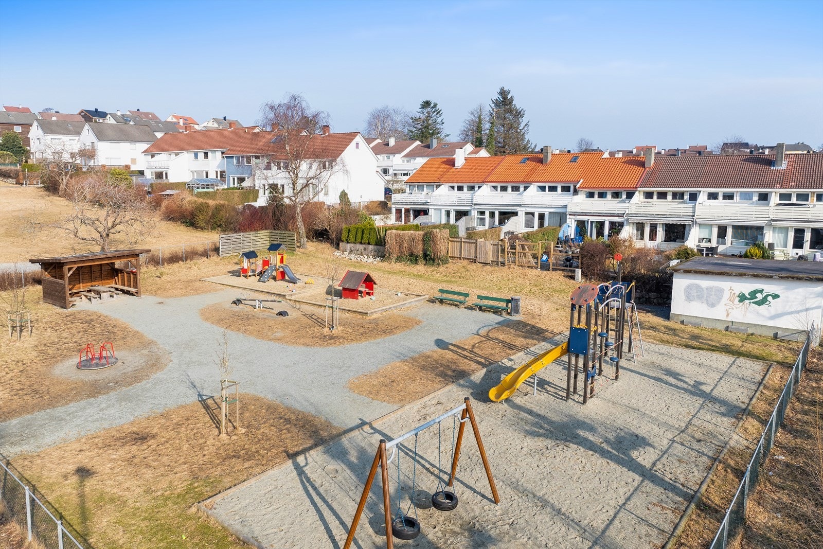 Lekeplass rett ved boligen Galleribilde