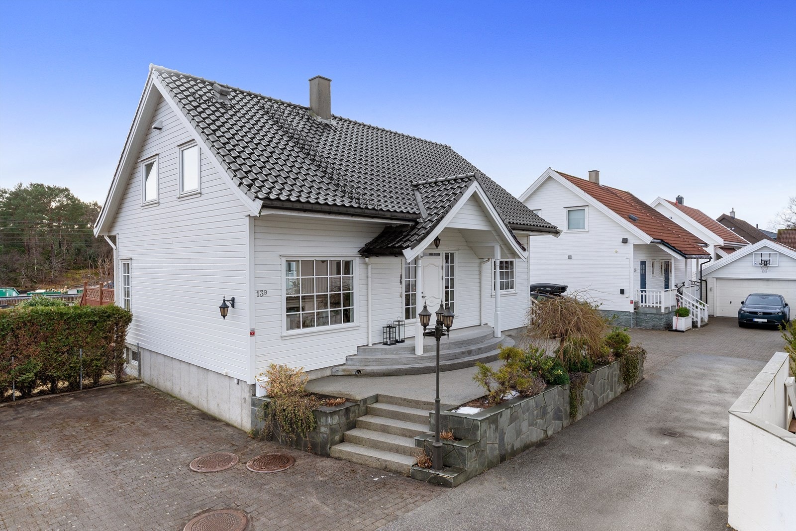 Området er ideelt for barnefamilier og det er enkelt å kjøre og sykle til alt som ligger i nærheten. Galleribilde