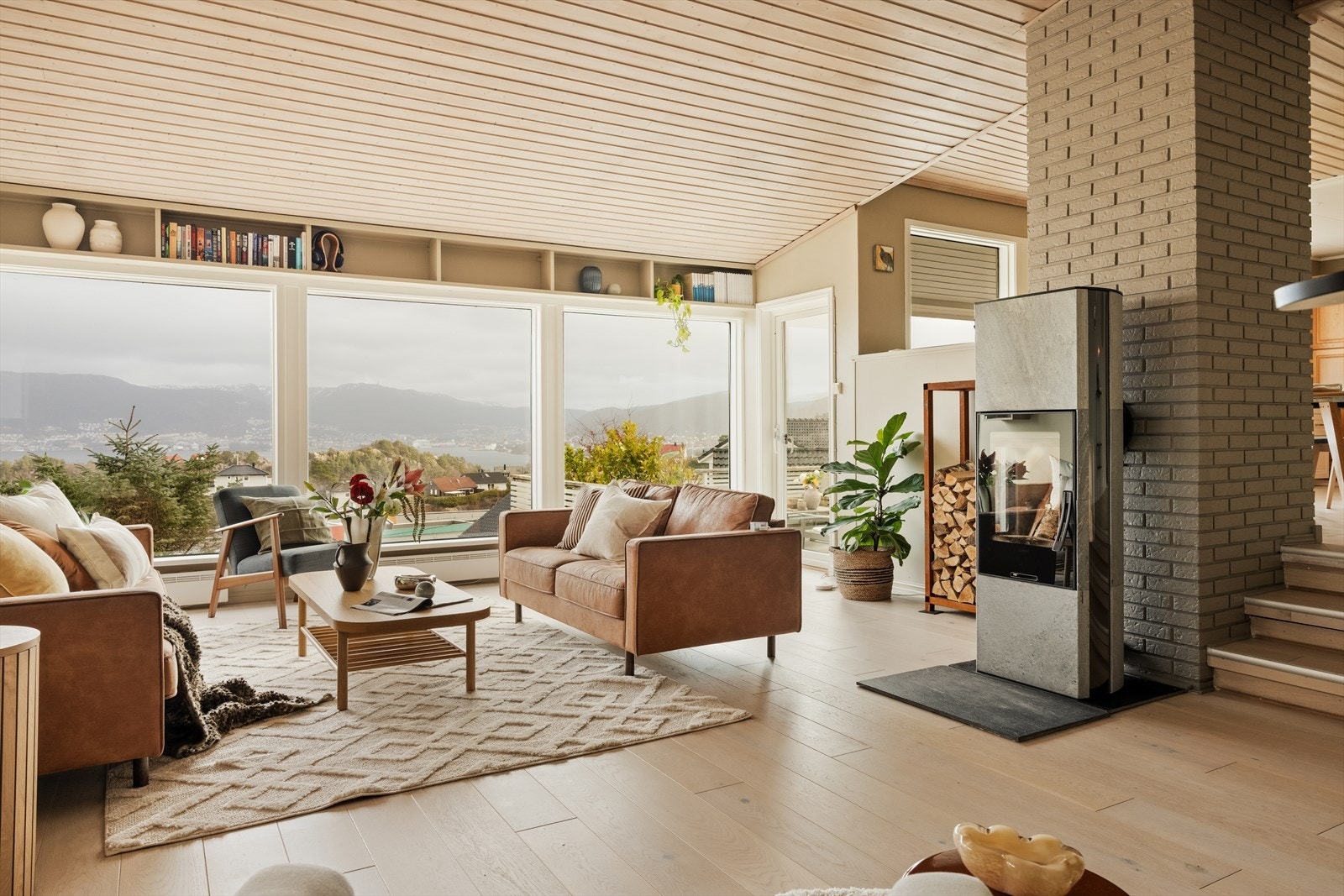 Aktiv Eiendomsmegling V/ Emil Vetter ønsker velkommen til Grønnlivegen 19! - Foto av Alex Coppo Galleribilde