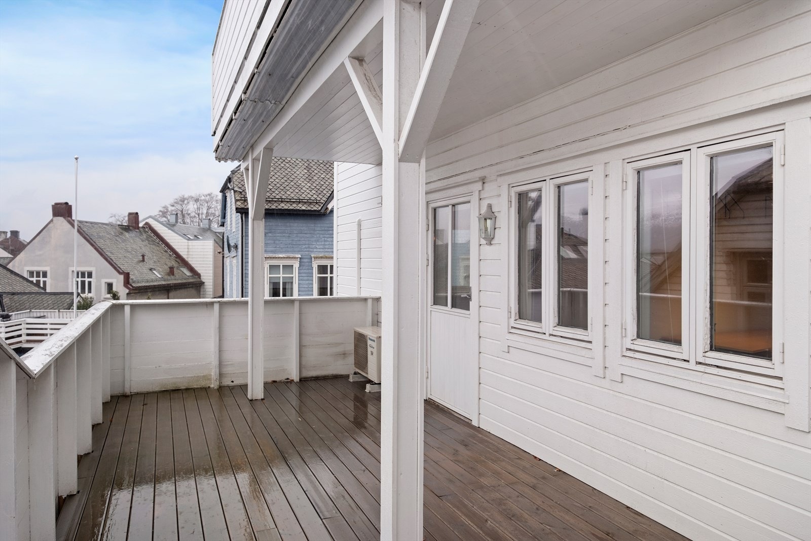 Sydvendt veranda med gode solforhold Galleribilde