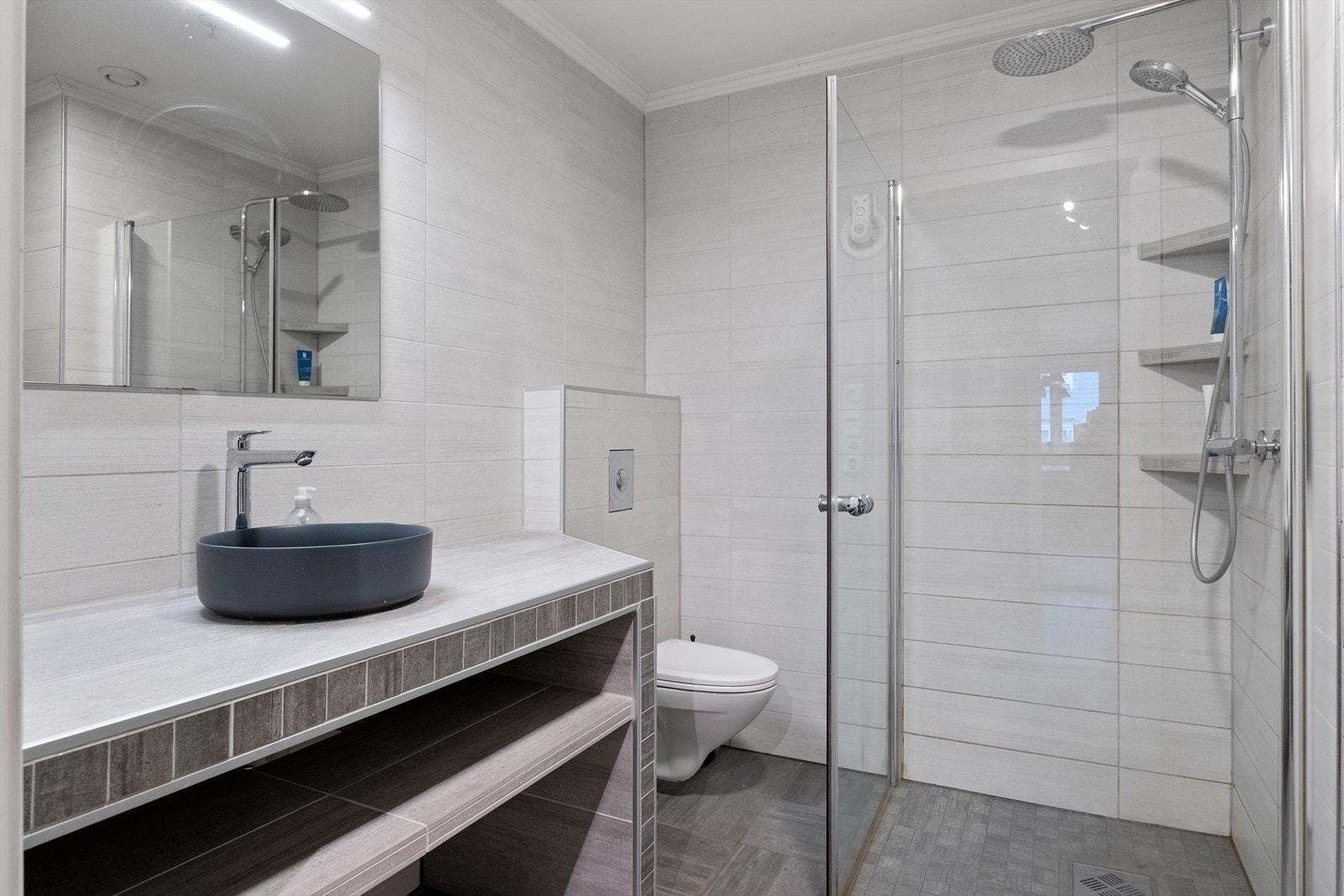 Pent og moderne bad Galleribilde