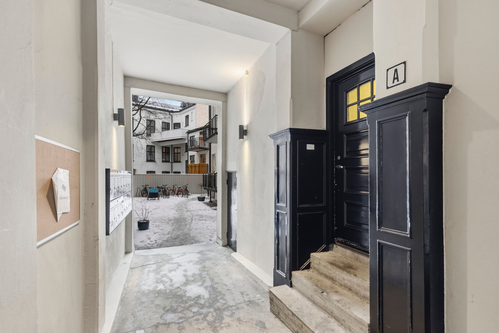 Leiligheten disponerer 2 boder i kjeller på totalt ca. 6 m². Galleribilde