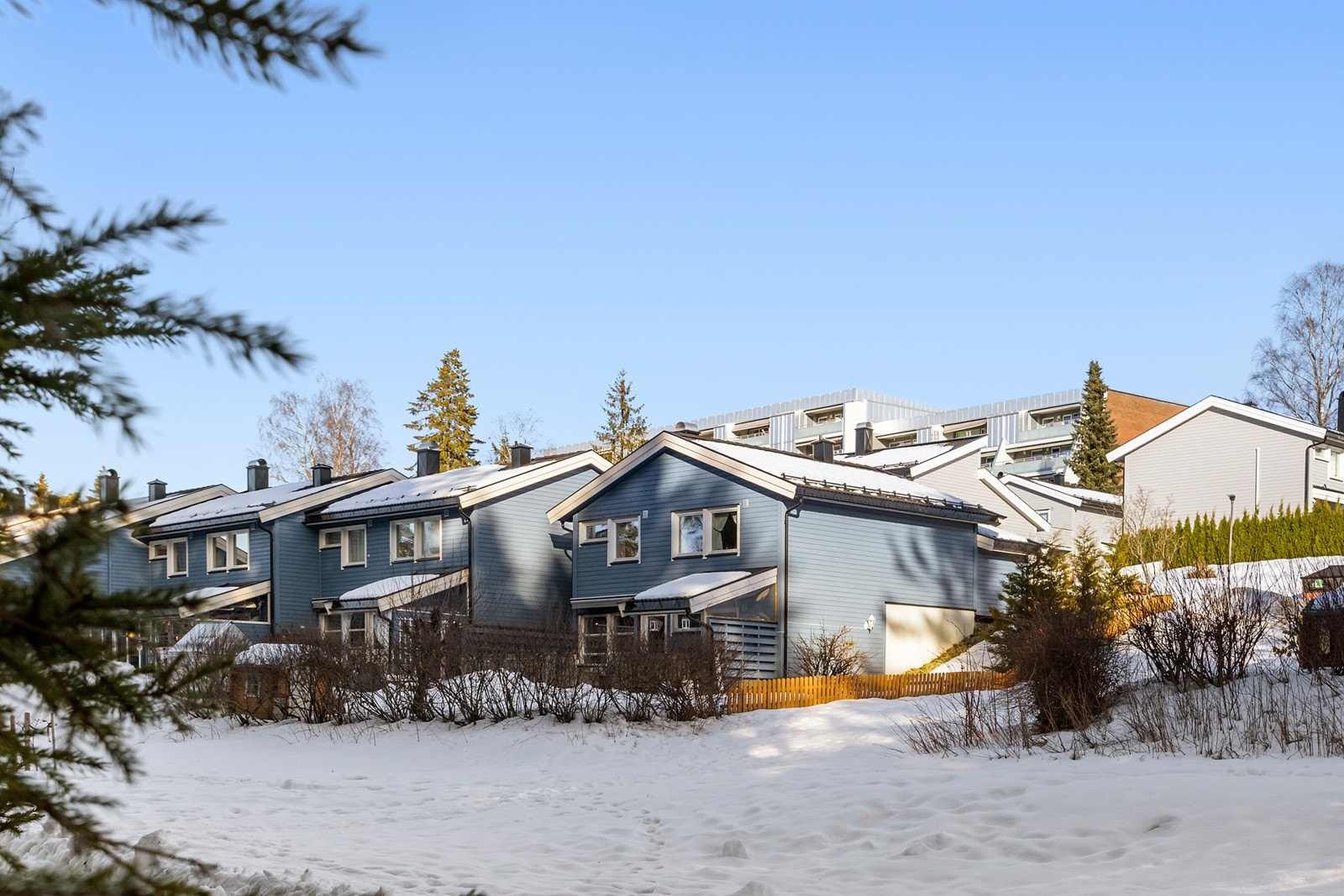 Boligen ligger i et hyggelig nabolag og med god intern beliggenhet på feltet Galleribilde