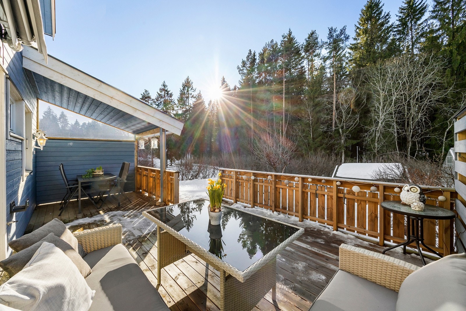 Terrassens gode solforhold gir et fantastisk utgangspunkt for hyggelige stunder Galleribilde