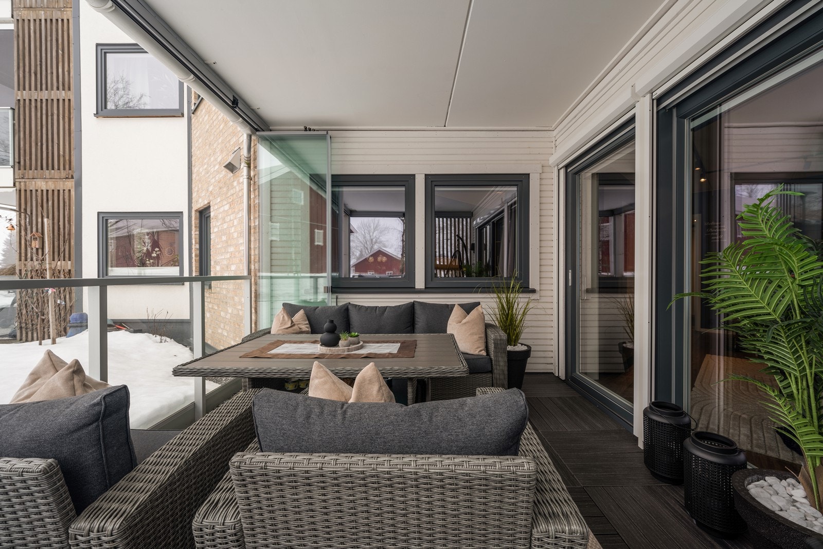 Eier har lagt klikkgulv på terrassen. Galleribilde