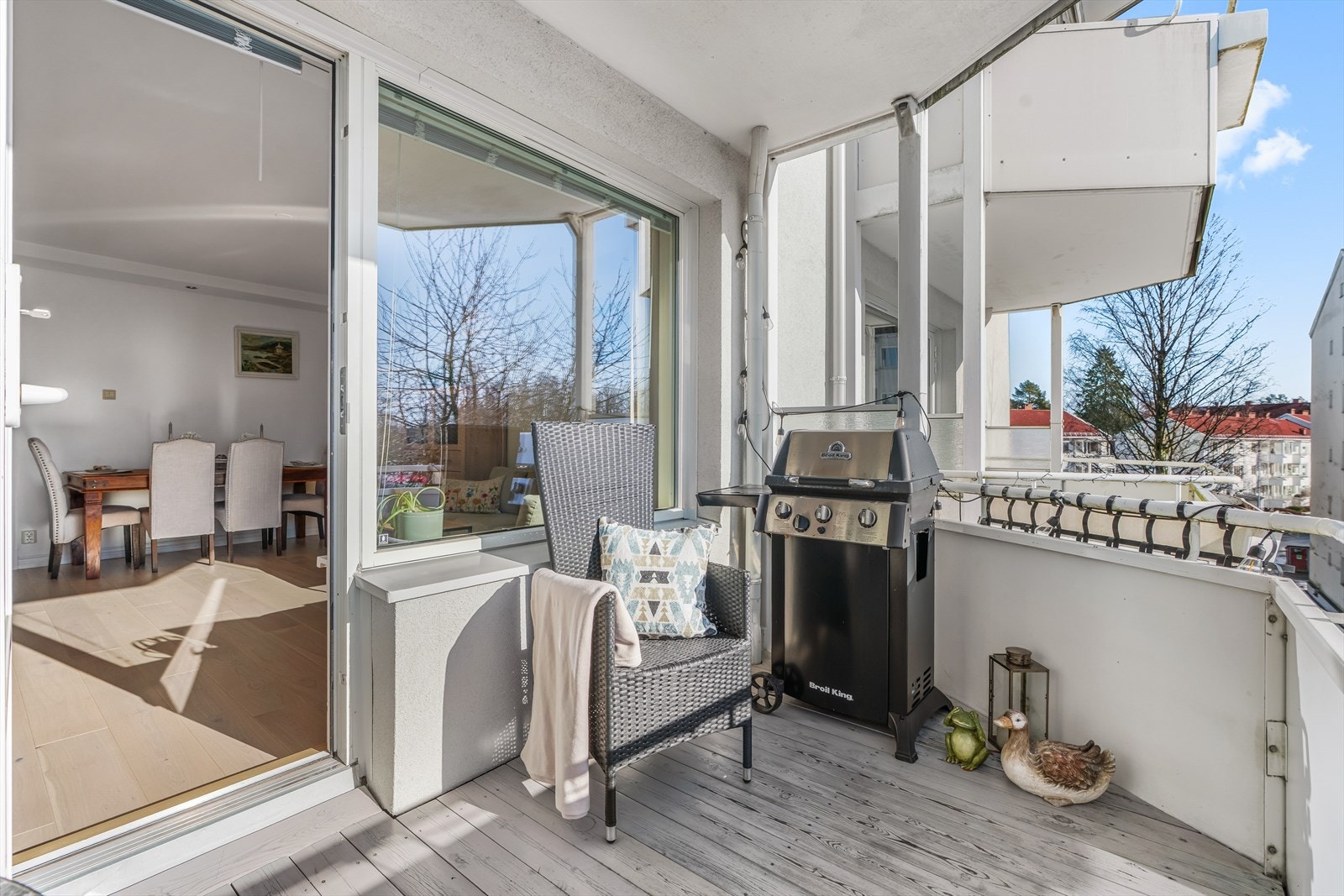 Leiligheten har utgang til en herlig, sydvendt balkong. Galleribilde