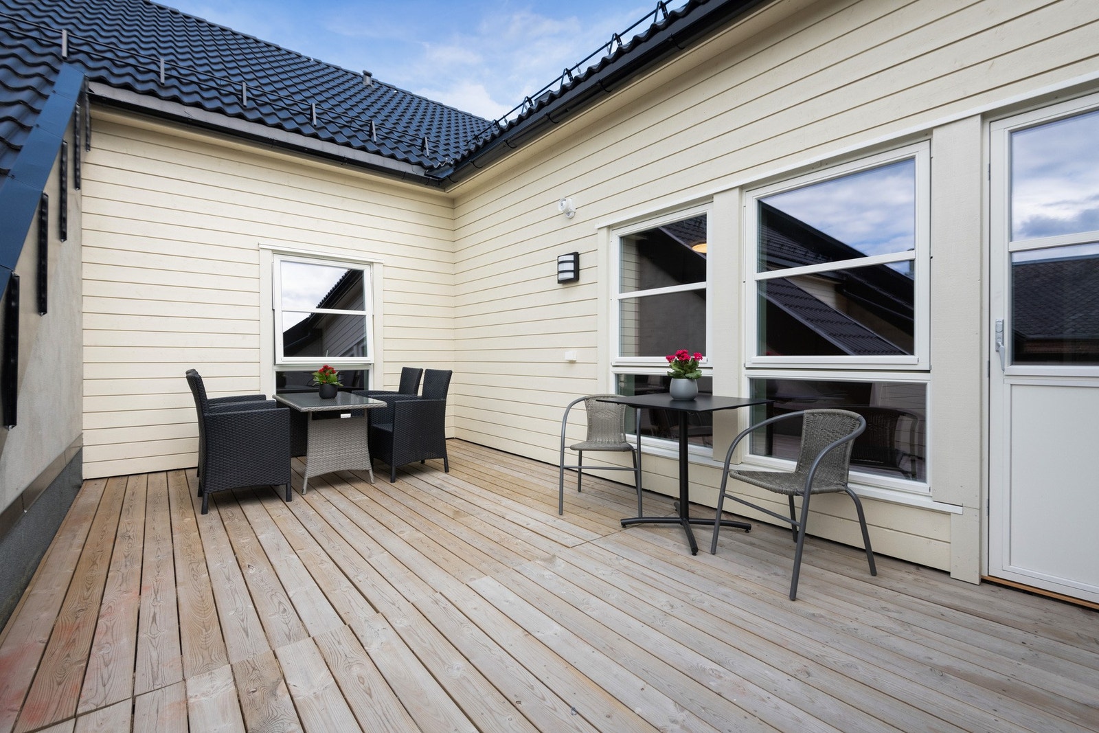 Felles takterrasse for beboerne i borettslaget. Her kan man nyte fine dager. Galleribilde