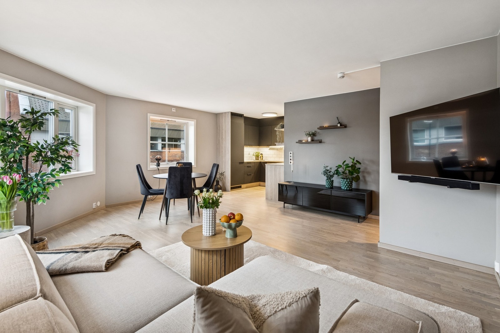 En moderne og lettstelt andelsleilighet med ypperlig og praktisk beliggenhet i Levanger sentrum. Galleribilde