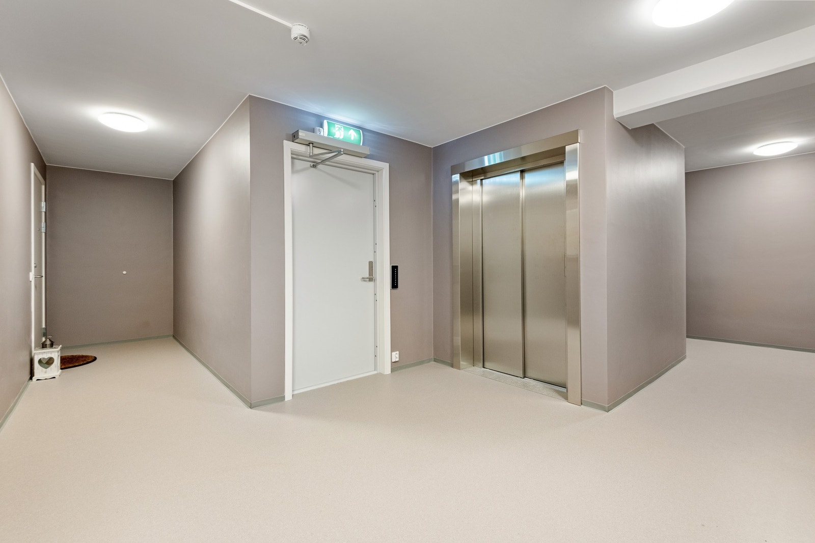 Praktisk adkomst via trapp eller heis. Galleribilde