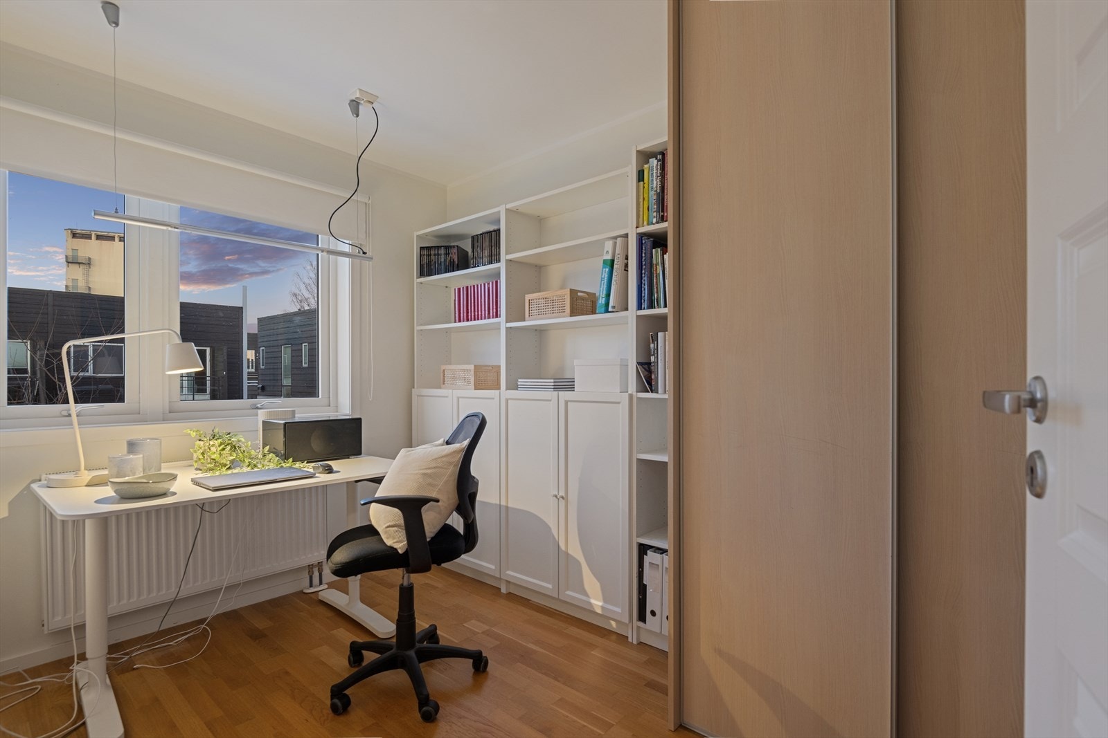 Soverom 3 som i dag er innredet som kontor. Galleribilde