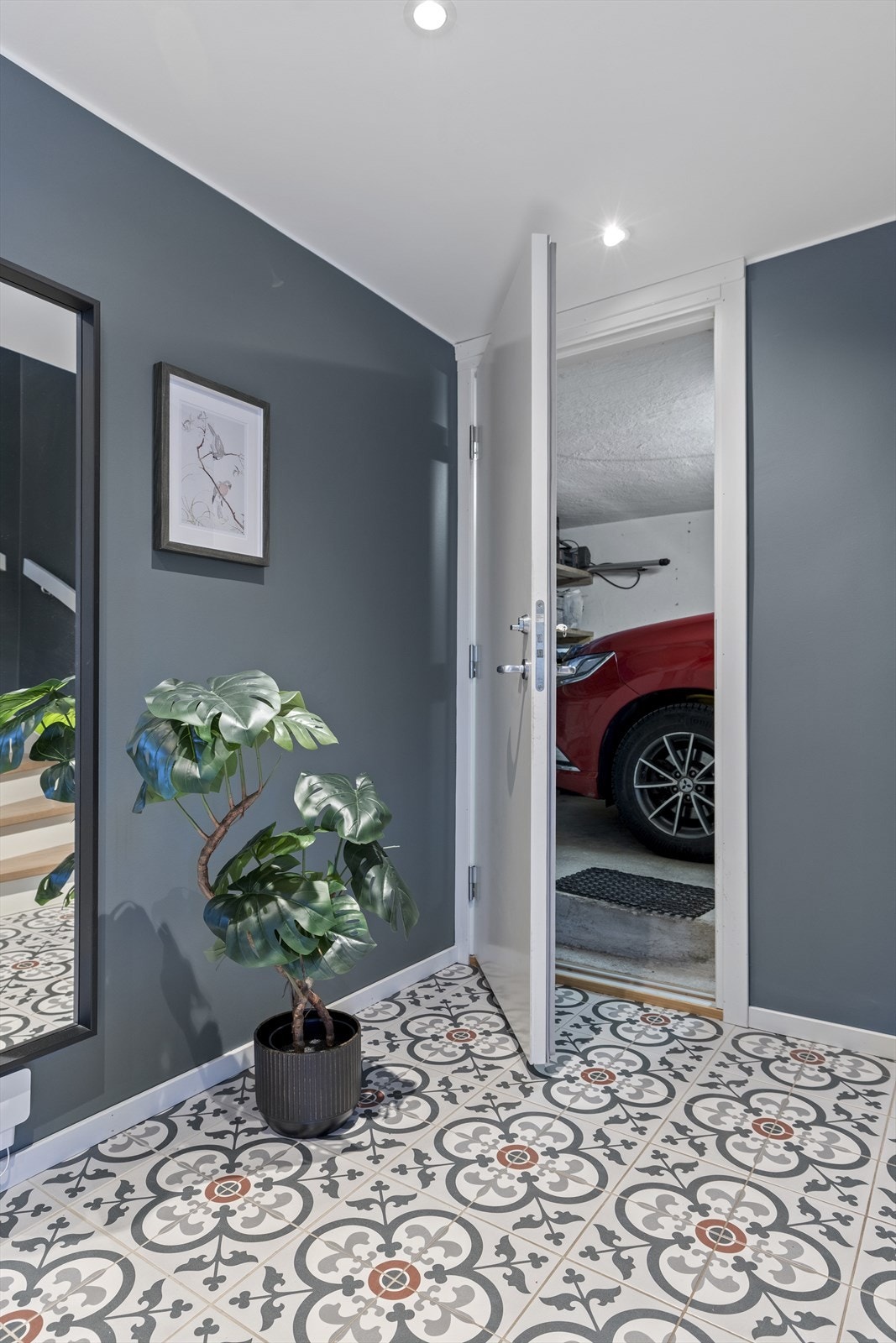 EI30/R, 35 db (brann og lyddør) fra 2017 mellom bolig og garasje. Galleribilde