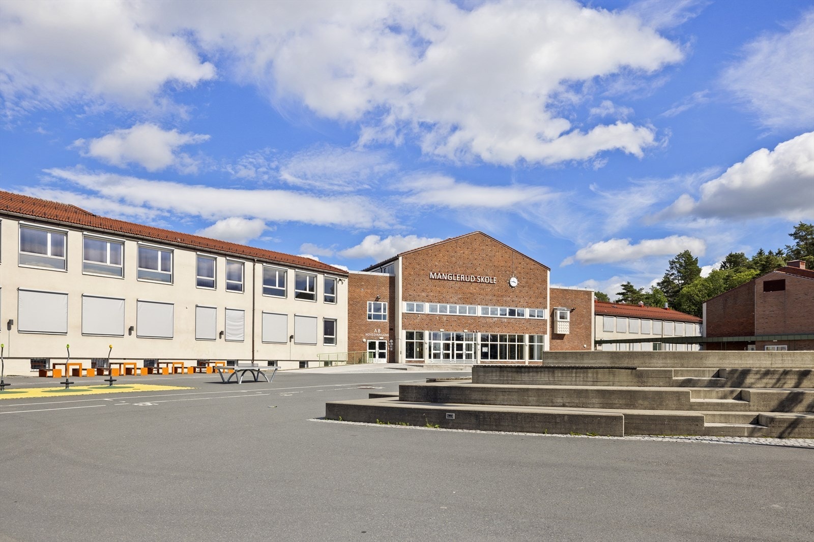 Manglerud skole. Galleribilde