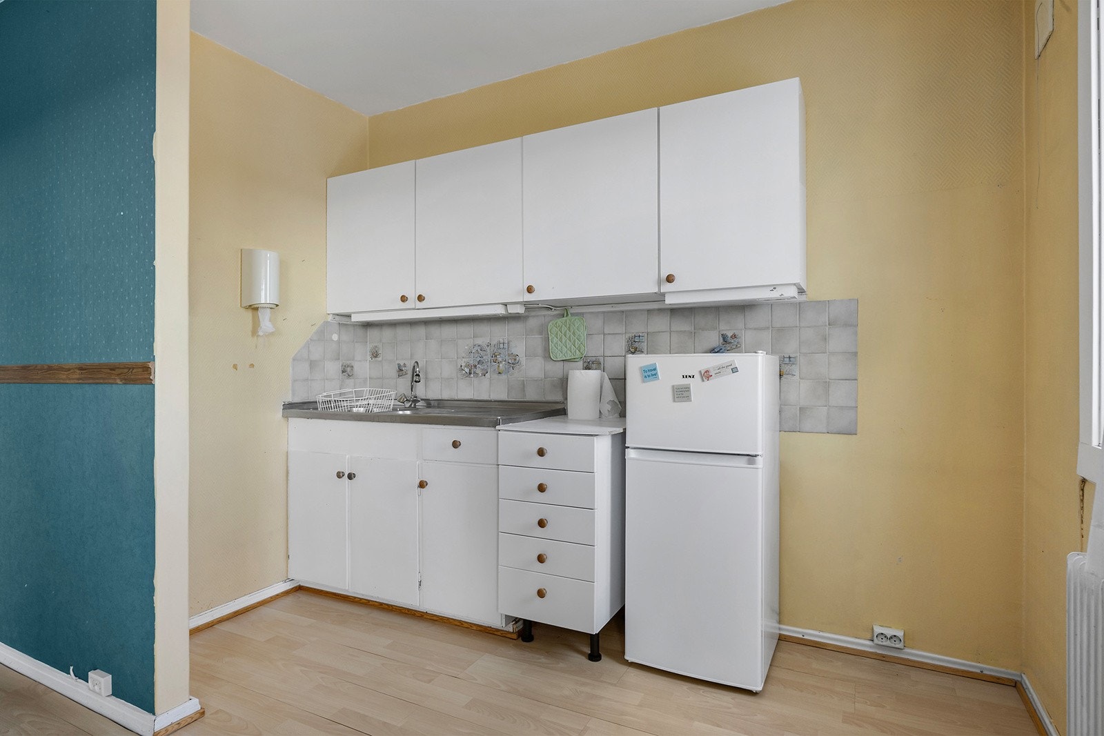 Eldre kjøkken med stort potensiale. Her kan du skape ditt drømmekjøkken. Galleribilde