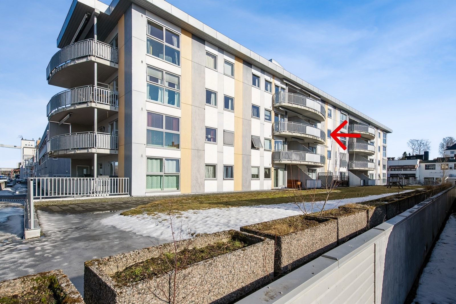 Dette er en fin 2-roms selveierleilighet, beliggende i 3. etasje. Galleribilde