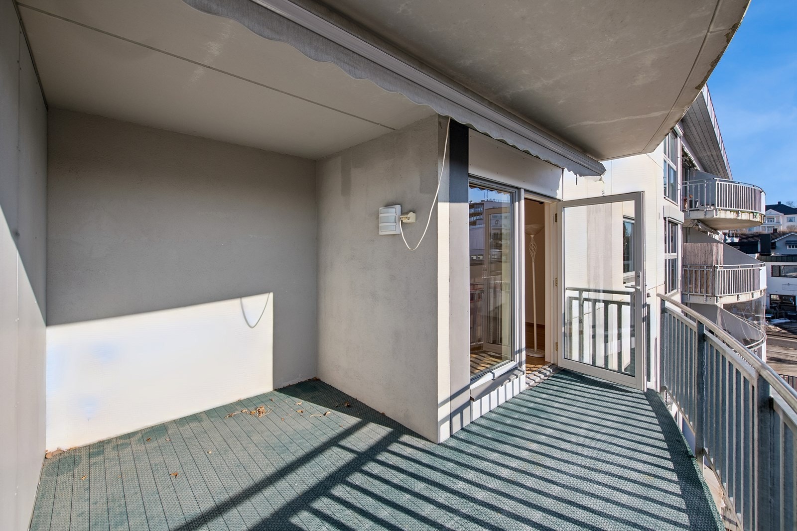 Balkongen er målt til ca. 10 kvm. Galleribilde